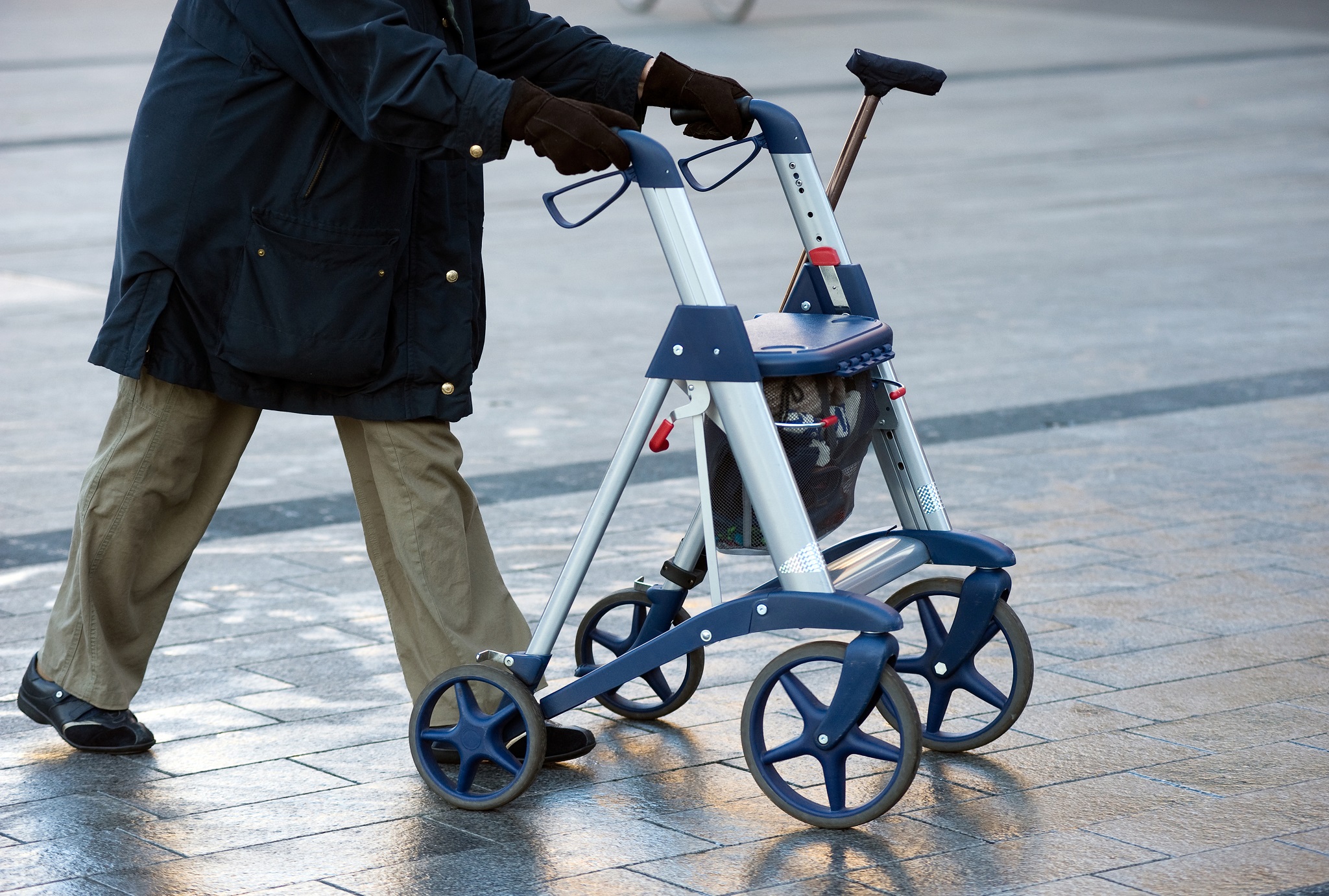 lopen buiten met rollator.jpg