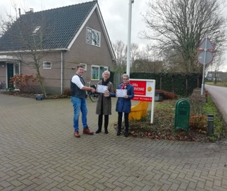 20191211 uitreiking cheque villa westervenne amberhof st vrienden ouderenwerk heiloo.jpg