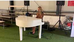 10 jaar respijthuis optreden kim de boer .png