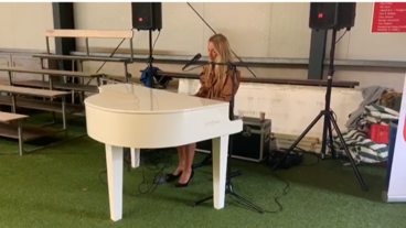 10 jaar respijthuis optreden kim de boer .png