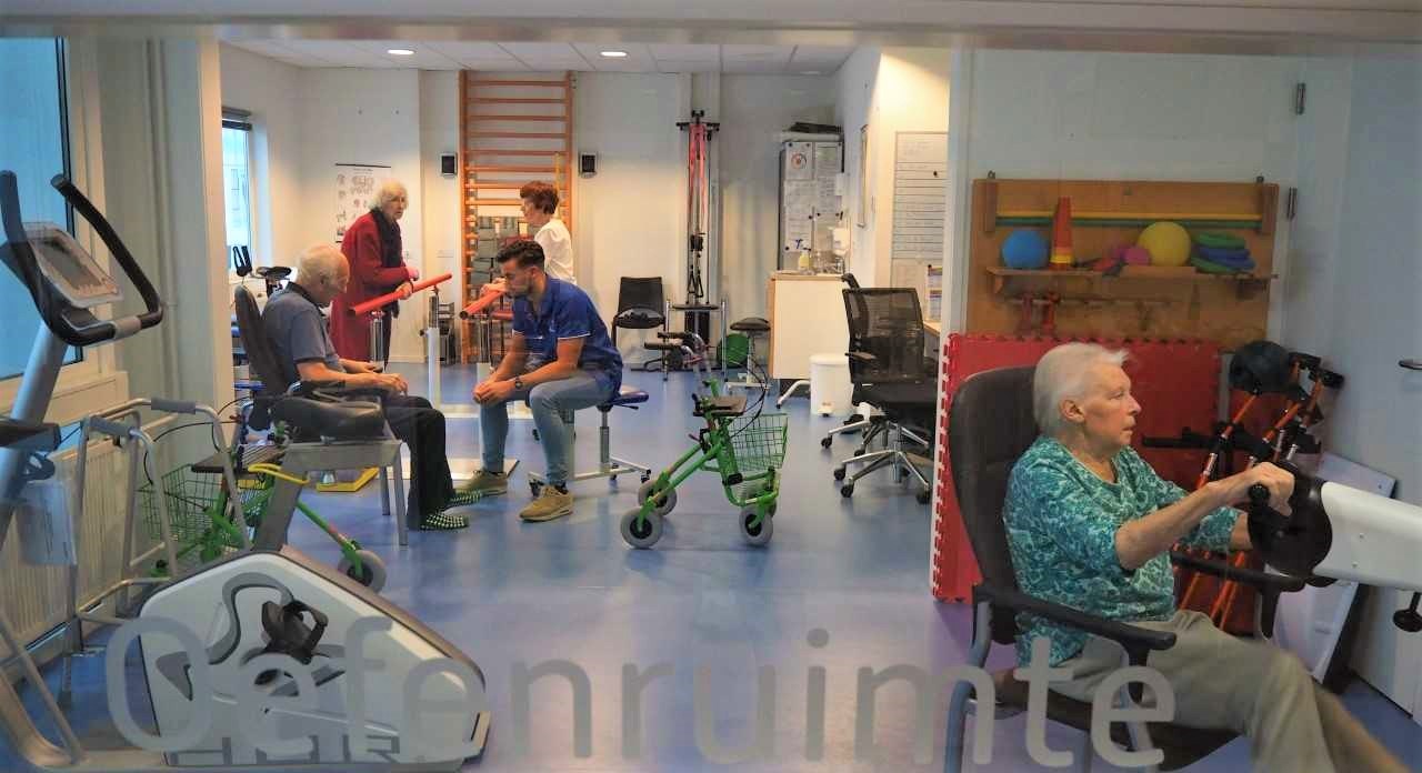 Patiënten (vaak 70 jaar of ouder) die op de spoedeisende hulp (SEH) worden binnengebracht, maar bij wie geen geen medische ingreep hoeft te gebeuren in het ziekenhuis zelf, kunnen op de Ouderenkliniek terecht voor passende medische zorg.