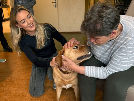 Babette Met Hond (1)